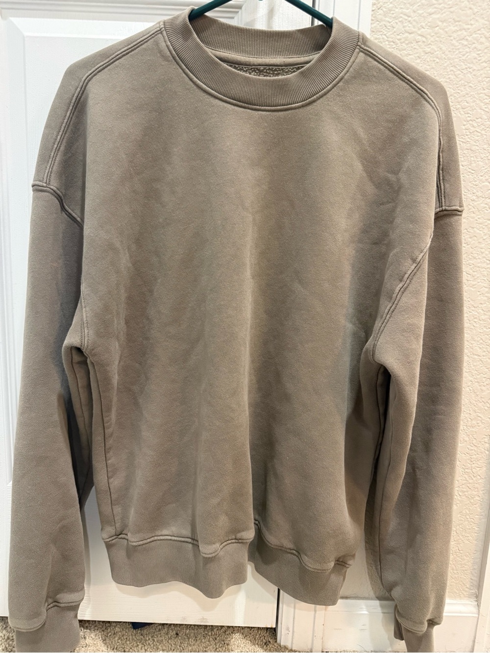 Hollister Men's Crewneck Sweatshirt Boxy Fit S